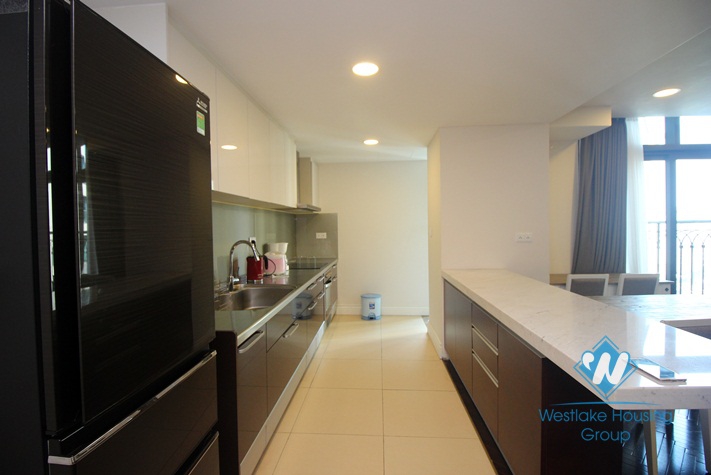 Exquisite high rise condo apartment for rent in city centre